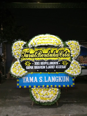 Papan Bunga Duka di Karangmoncol