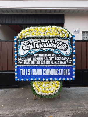 Papan Bunga Duka di Karangmoncol